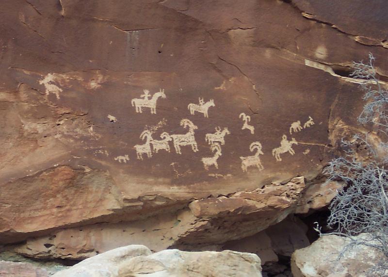 Arches - Petroglyphs.jpg