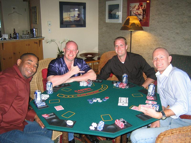 (03) Aaron, Tom, Eric, & Aaron at the Edgewater.jpg
