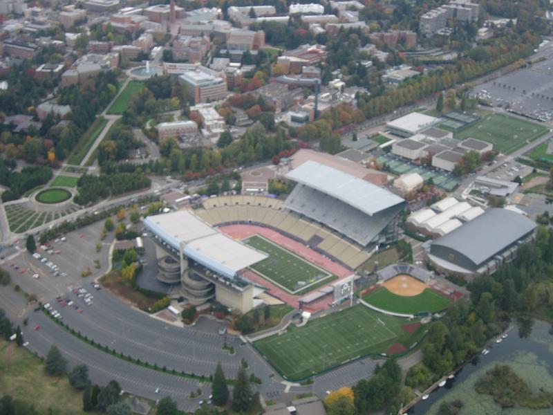 (15) Husky Stadium.jpg