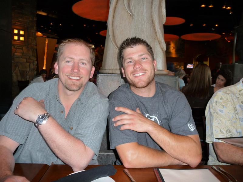 (371) Bill & J.D. at P.F. Chang´s.jpg