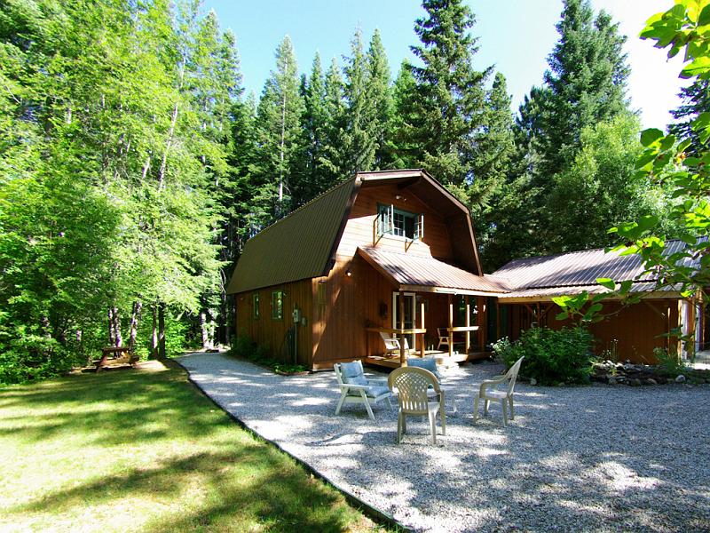 (01) Front of Cabin.jpg